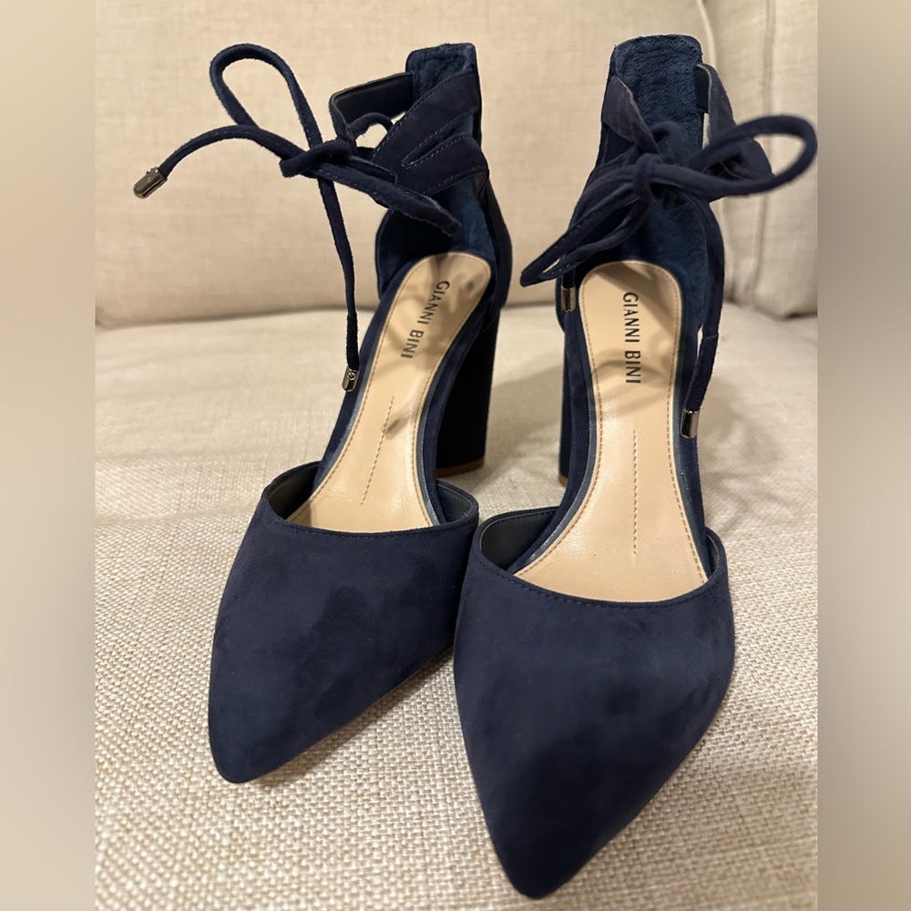 Gianni Bini Navy Suede Pumps - Size 6.5 - NEVER WORN